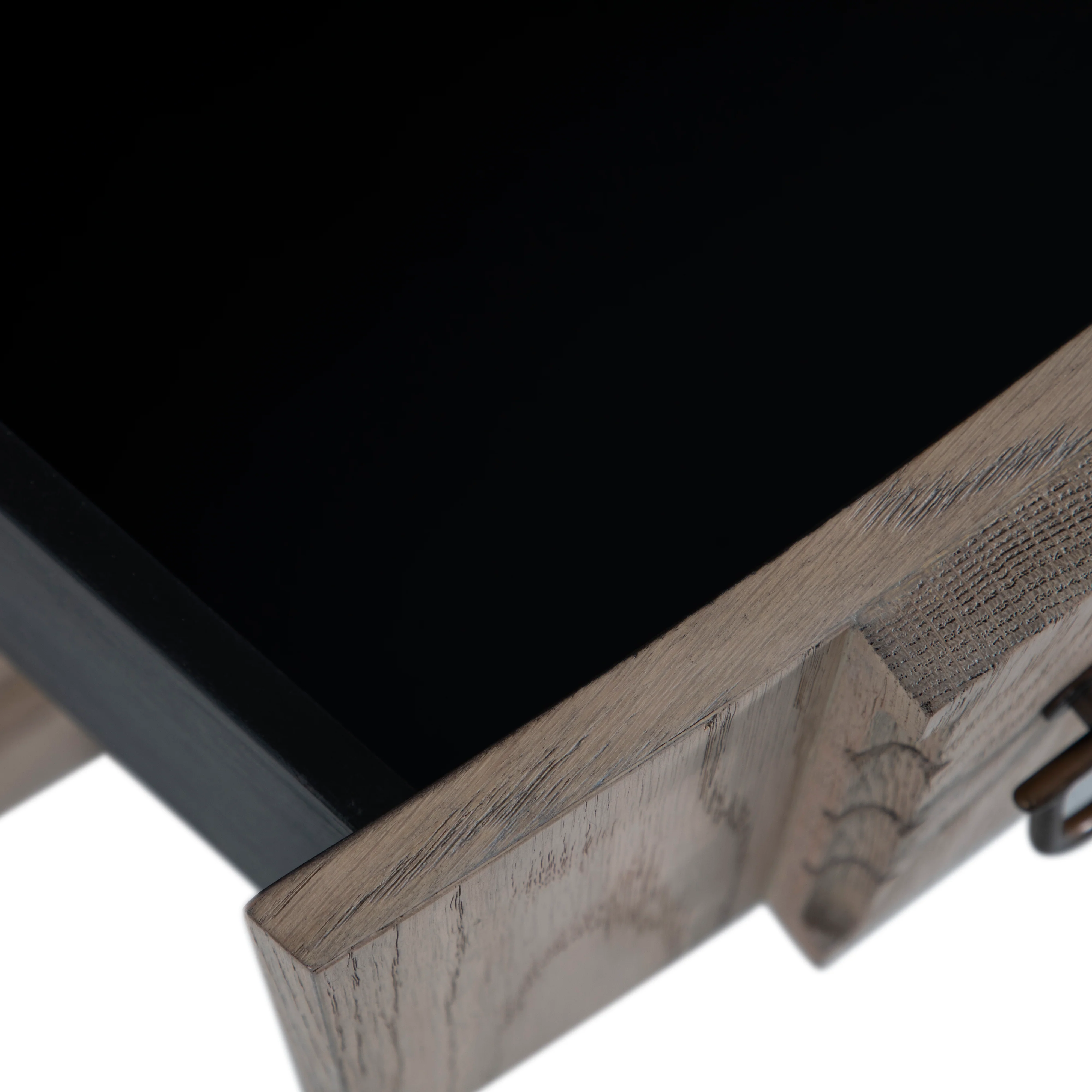 Antonio Chest - Image 13